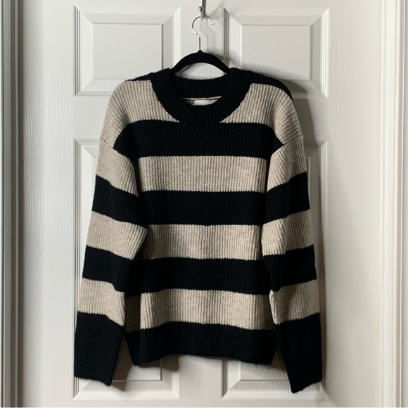 H&M Sweaters - Crewneck Sweater